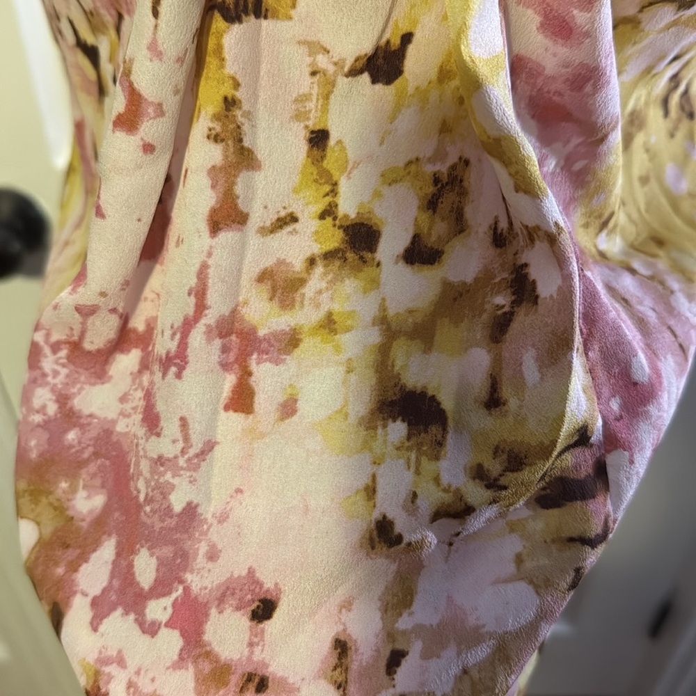 Patterned Blouse - Picture 2 of 4